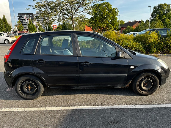 Ford Fiesta 4 of 14