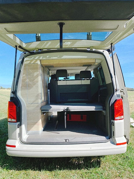 Volkswagen California 9 of 9