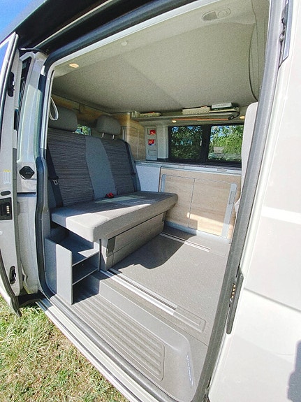 Volkswagen California 5 of 9