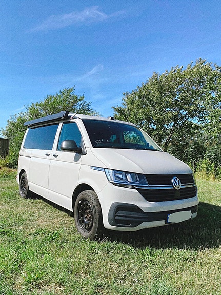 Volkswagen California 2 of 9