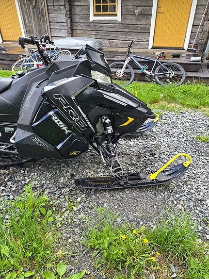 Polaris Pro rmk 800 155 2 of 12