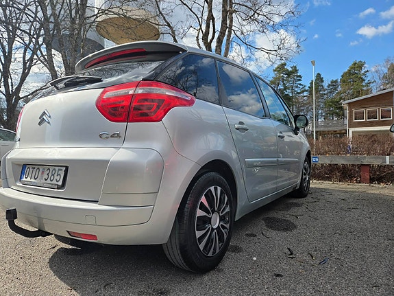 Citroen C4 Picasso 2 of 4
