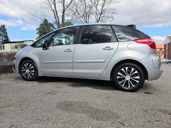 Citroen C4 Picasso 3 of 4