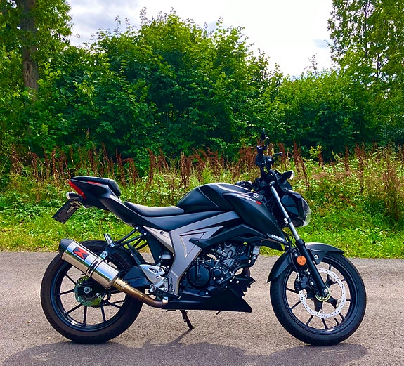Suzuki GSX-S125 2 of 9