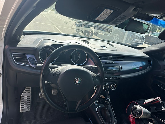 Alfa Romeo Giulietta 8 of 10