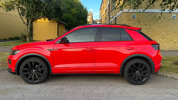 Volkswagen T-Roc 4 of 9