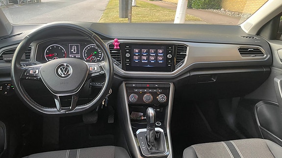 Volkswagen T-Roc 9 of 9