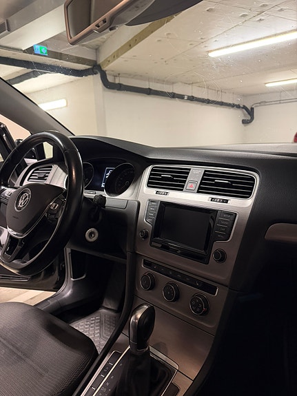 Volkswagen Golf VII 11 of 14