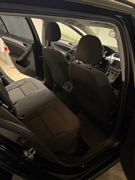 Volkswagen Golf VII 9 of 14