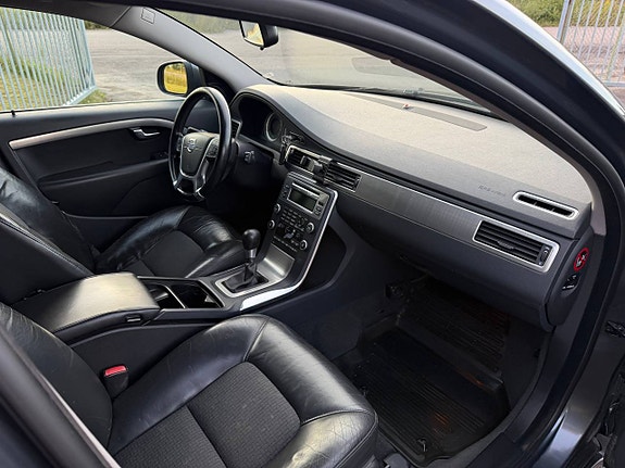 Volvo V70 7 of 10