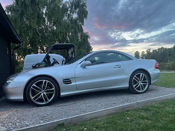 Mercedes-Benz SL500 2 of 11