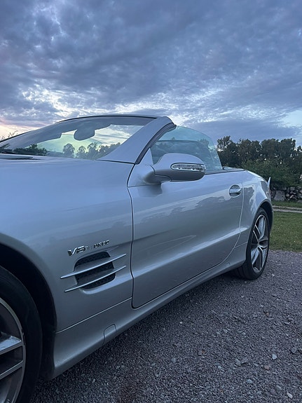 Mercedes-Benz SL500 4 of 11