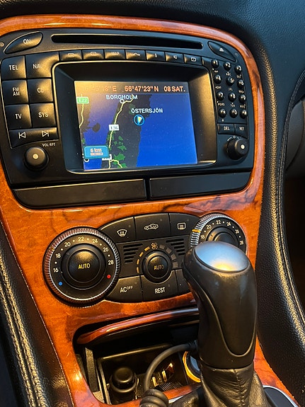 Mercedes-Benz SL500 7 of 11