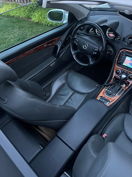 Mercedes-Benz SL500 6 of 11