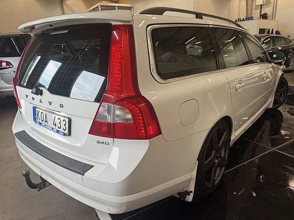 Volvo V70 6 of 22