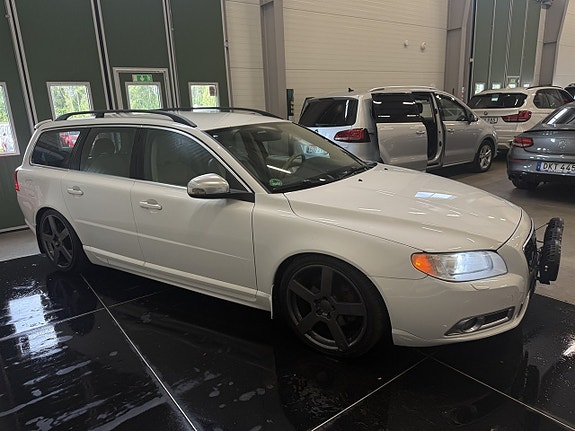 Volvo V70 7 of 22