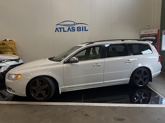 Volvo V70 2 of 22