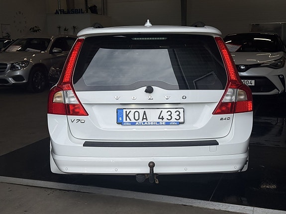 Volvo V70 4 of 22