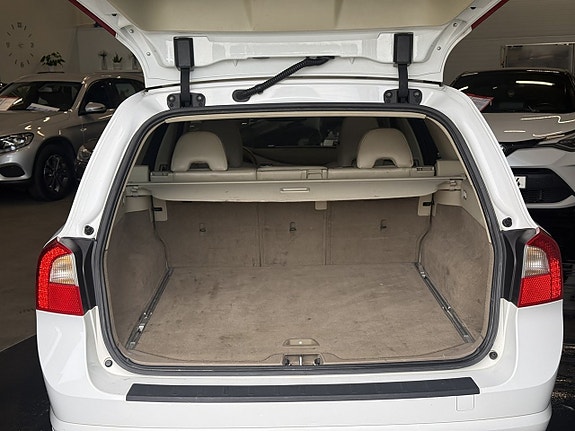 Volvo V70 5 of 22