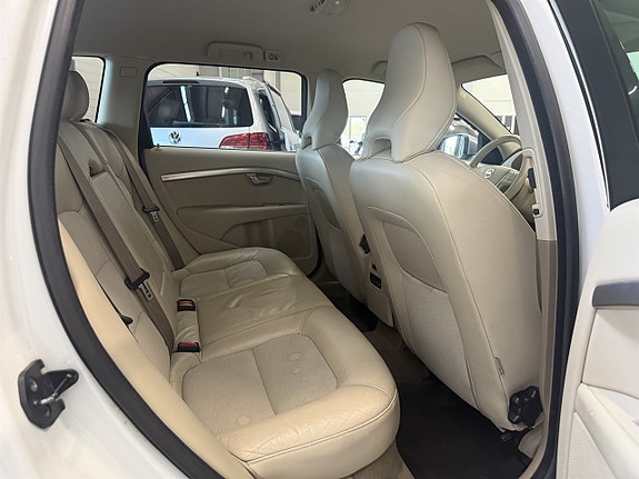 Volvo V70 10 of 22
