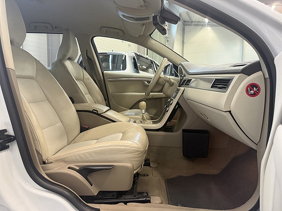 Volvo V70 9 of 22