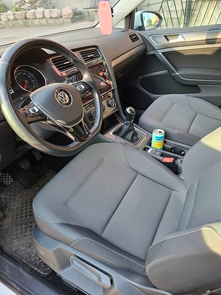 Volkswagen Golf VII 7 of 9