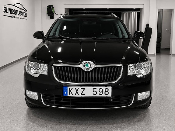 Skoda Superb 2 of 14
