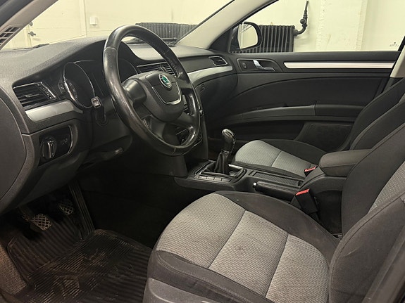 Skoda Superb 6 of 14