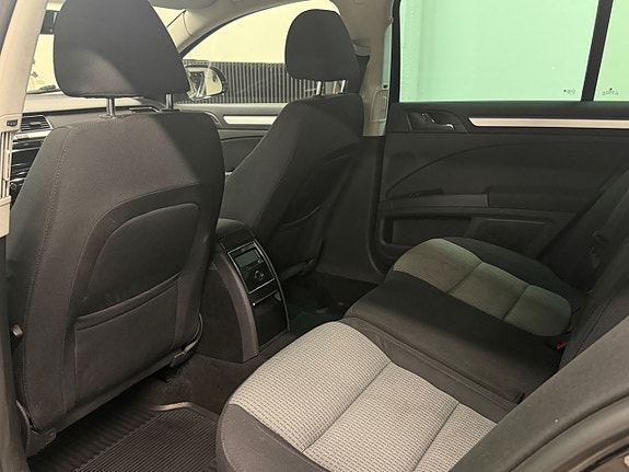 Skoda Superb 8 of 14