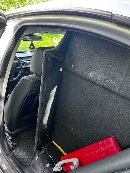 BMW 320i 15 of 17
