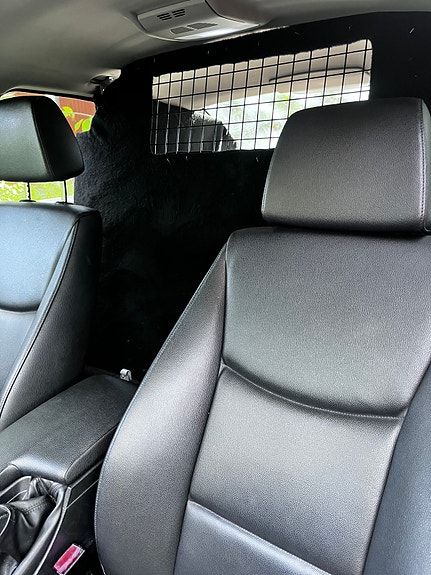 BMW 320i 17 of 17