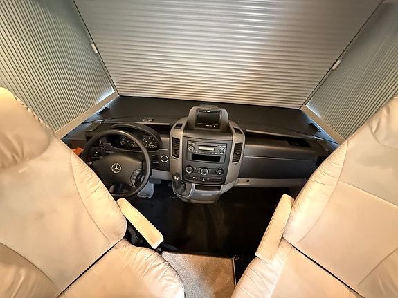 Concorde CREDO I 745 L MERCEDES 3,0L V6, AUTOMAT, BAKHJULSDRIVEN DELAD BAKAXEL 8 of 30