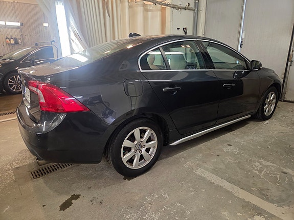Volvo S60 8 of 20