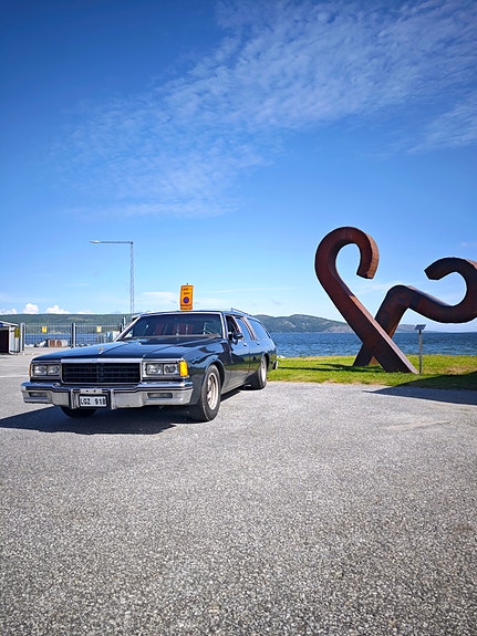Chevrolet Caprice 2 of 7