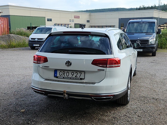 Volkswagen Passat Alltrack 12 of 12