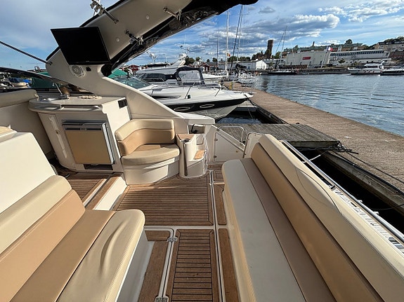 Regal 4160 2001 10 of 28