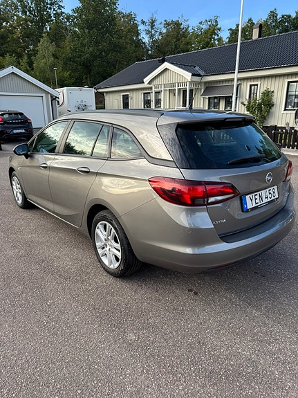 Opel Astra 3 of 12