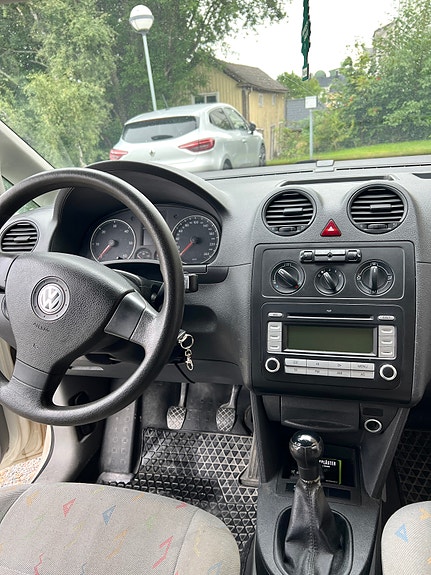 Volkswagen Caddy Maxi 5 of 17
