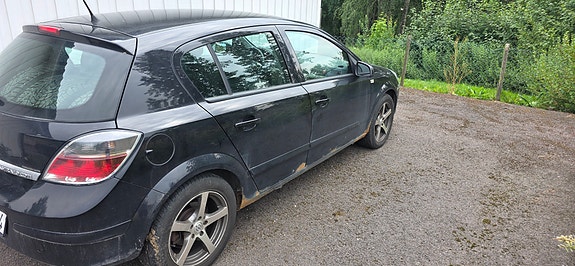 Opel Astra 3 of 11