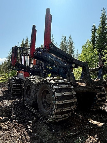 Komatsu 895 3 of 7
