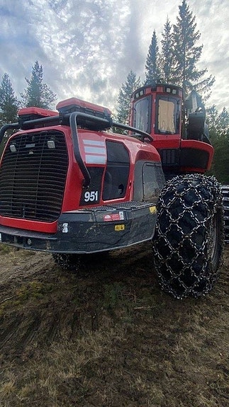 Komatsu 951 2 of 7