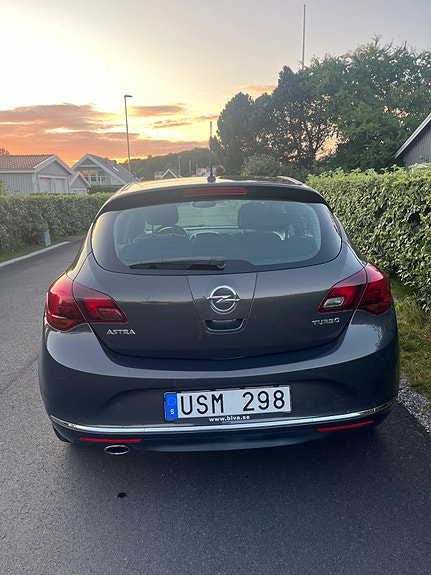 Opel Astra 4 of 5