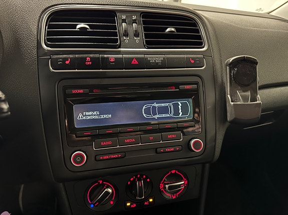 Volkswagen Polo 11 of 17