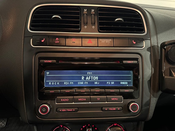 Volkswagen Polo 13 of 17