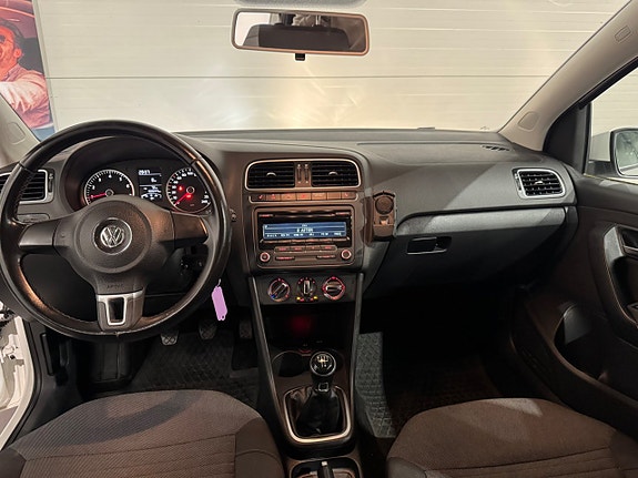 Volkswagen Polo 9 of 17