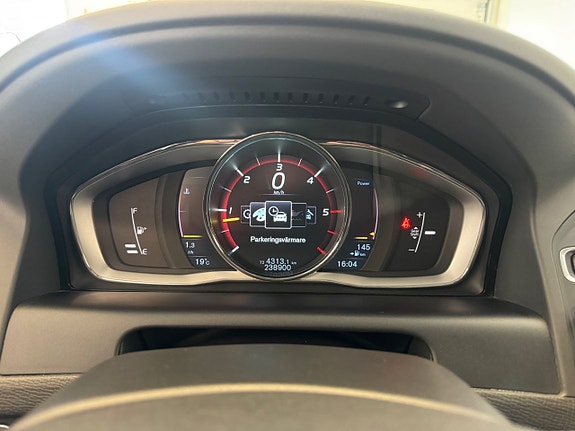 Volvo XC60 10 of 14