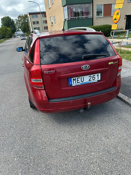 Kia Ceed 2 of 5