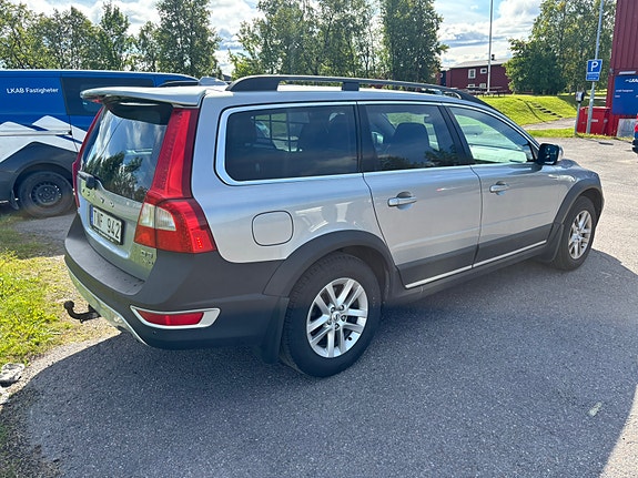 Volvo XC70 3 of 6