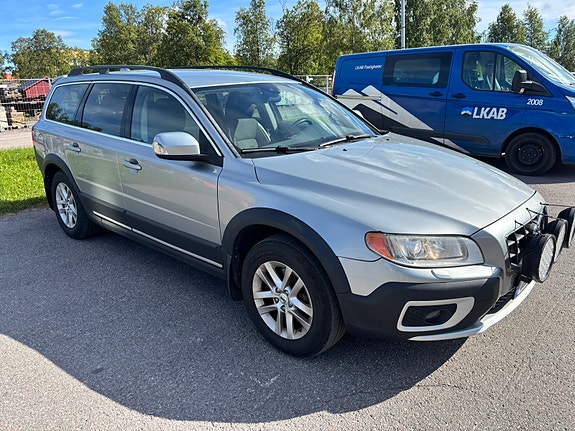Volvo XC70 2 of 6