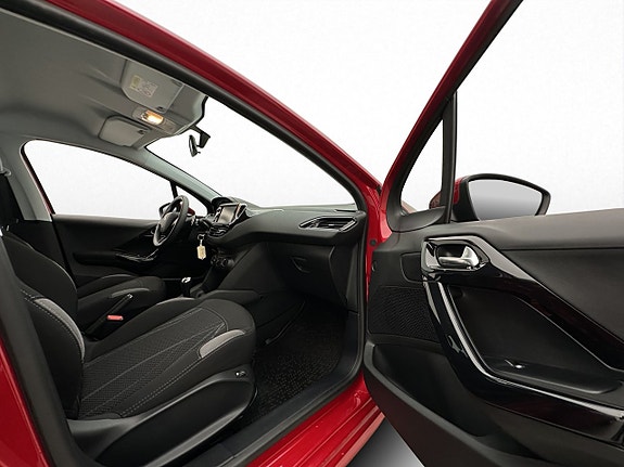 Peugeot 208 14 of 30